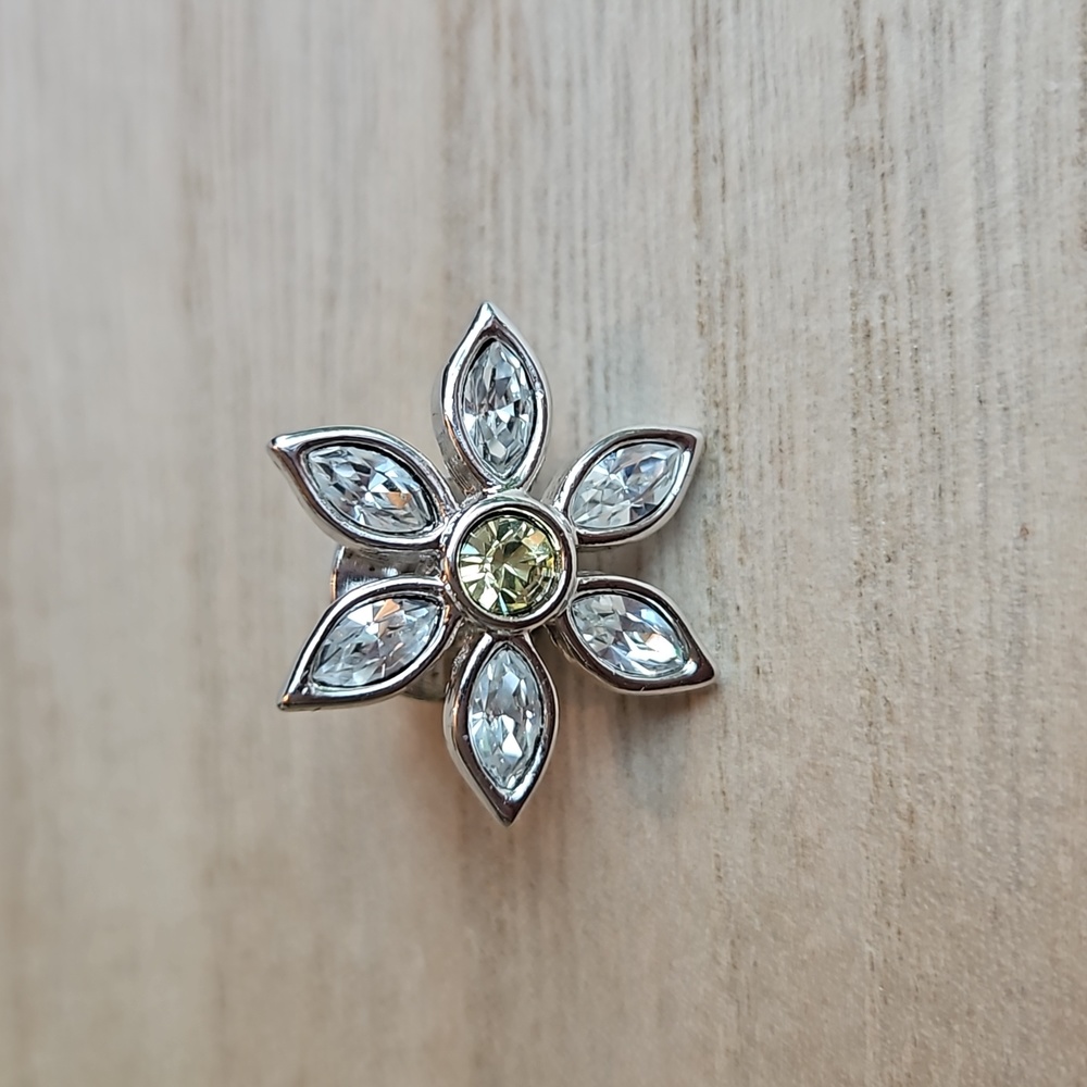 Small Vintage Swarovski Flower Pin